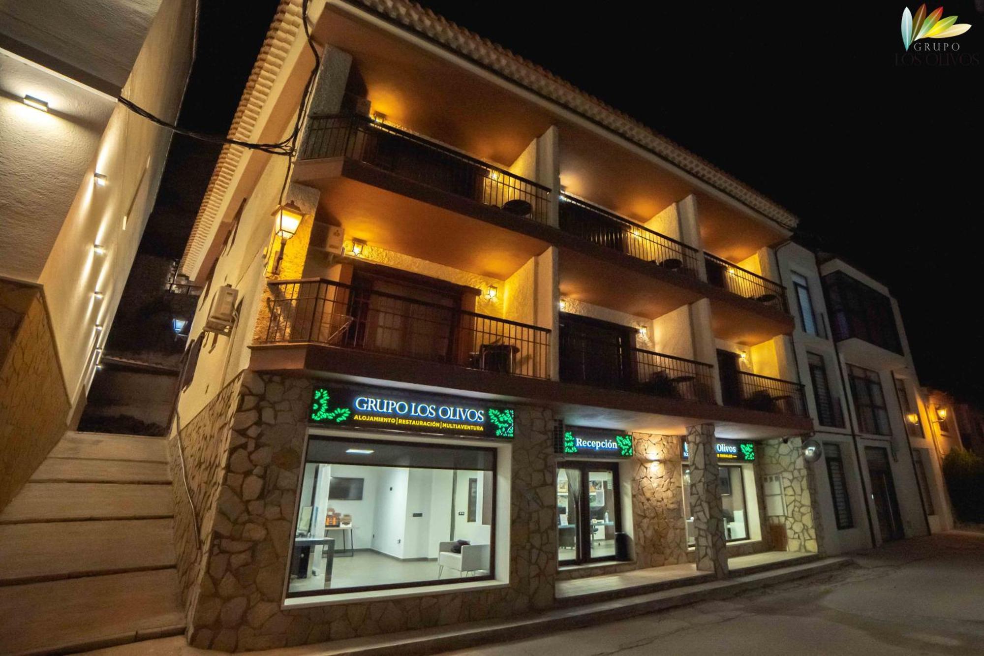 Apartamentos Los Olivos Алкала дел Хукар Екстериор снимка